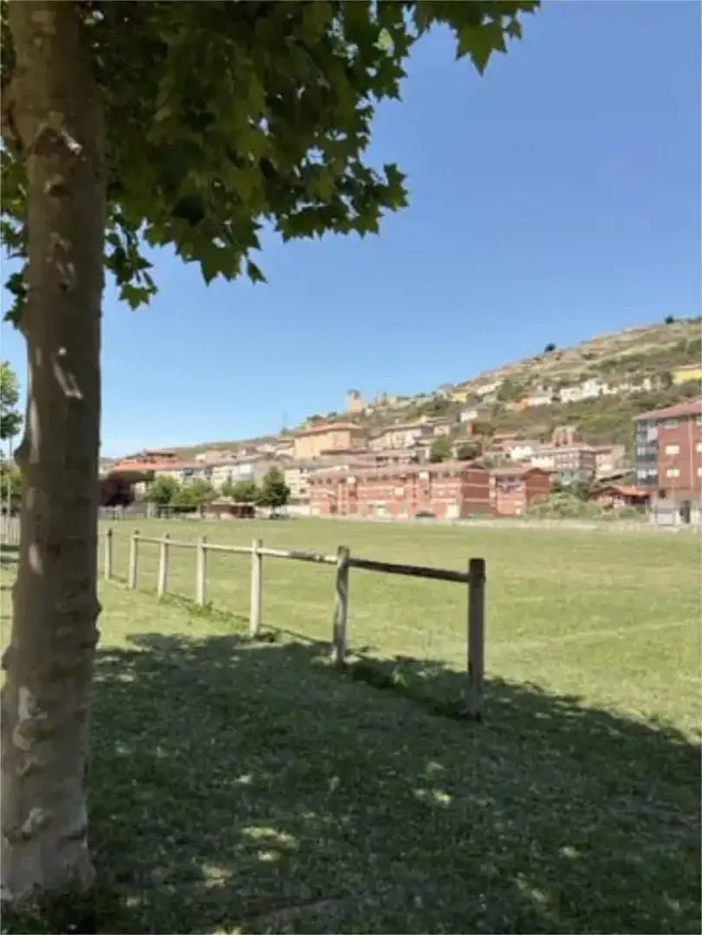 Casa en Cerezo de Río Tirón (Burgos) – ¡Lista para entrar a  - foto 3