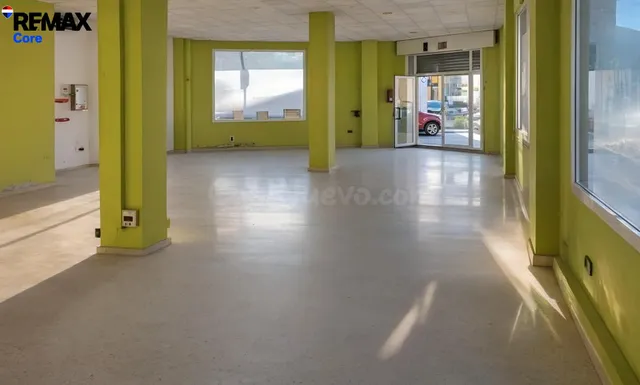 Local Comercial en Venta en Barriada de Llera, Badajoz - foto 2