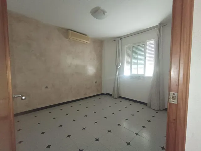 Luminoso piso en el Cairo de 3 dormitorios con ascensor — 14