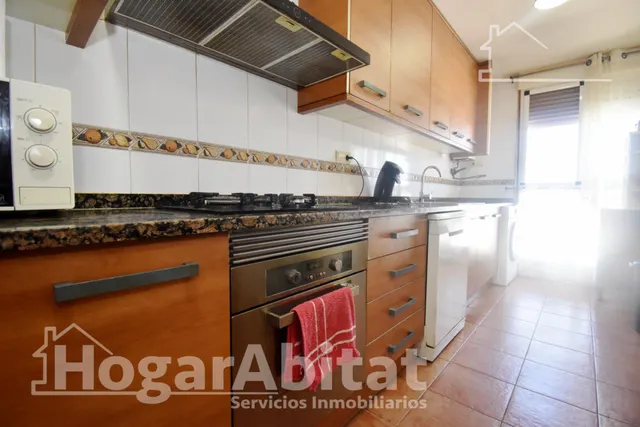 Gran amplitud, excelente luminosidad y precio atractivo en este piso con garaje — 21