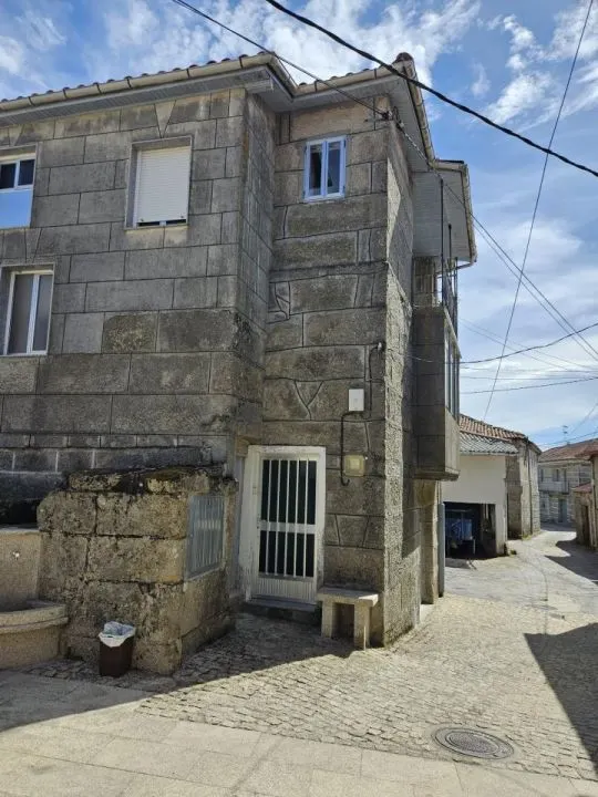 OPORTUNIDAD !!! SE VENDE CASA EN SARREAUS — 32