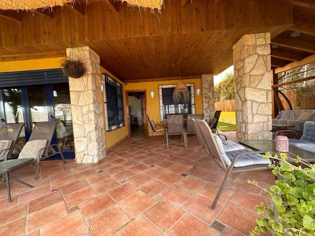 Exclusivo Chalet en Primera Línea de Mar en Santa Pola — 2