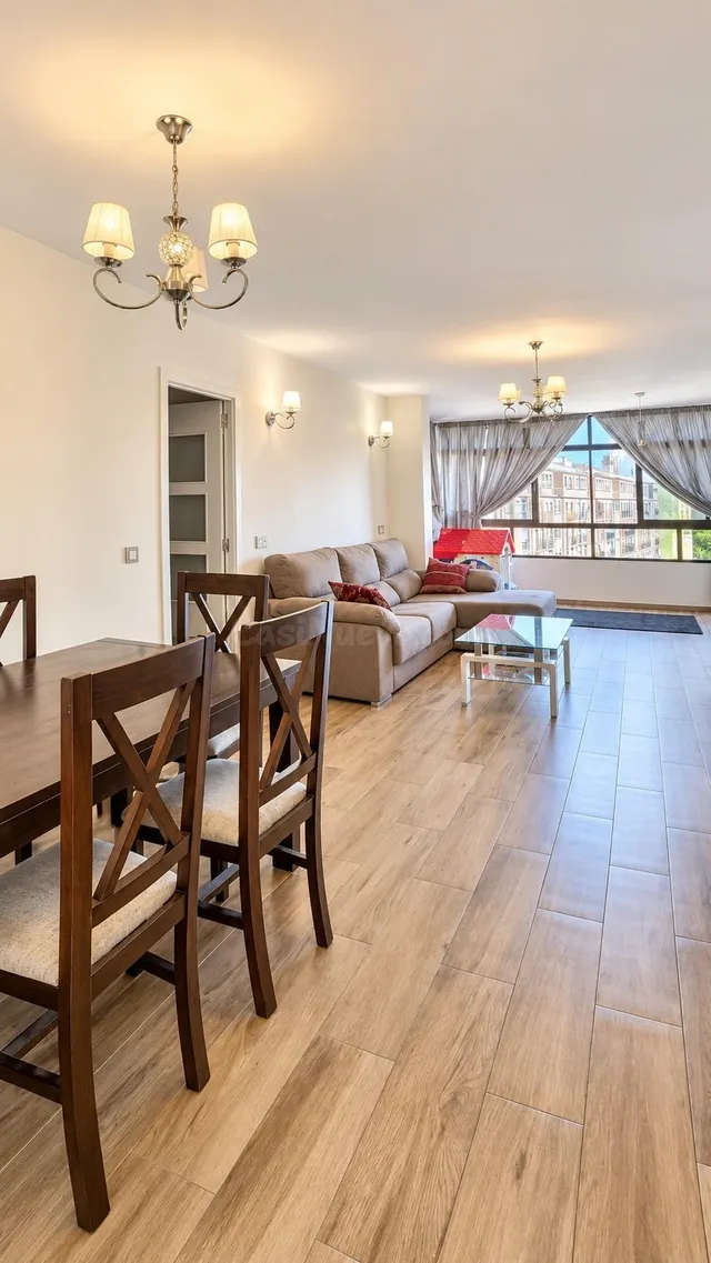 Vivienda amplia de 3 dormitorios, 2 baños en el corazón de T - foto 4