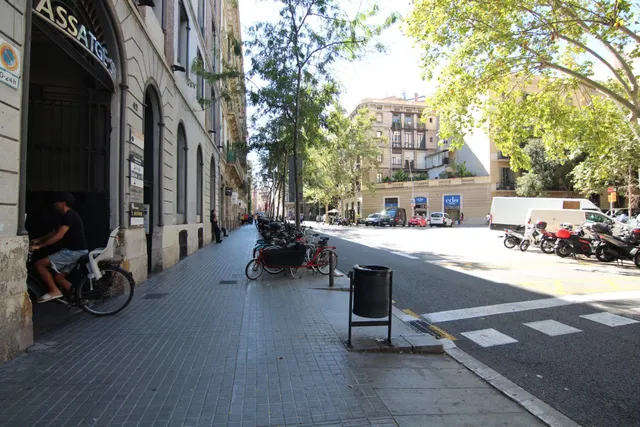 Junto calle Trafalgar,  luminoso segundo piso de 40 metros cuadrados con cédula de habitabilidad — 30
