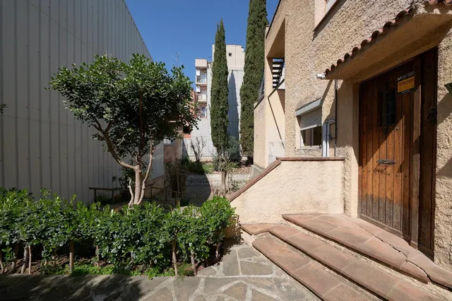 CASA EN EL CASCO URBANO DE SENTMENAT PARA REFORMAR A TU GUST - foto 3