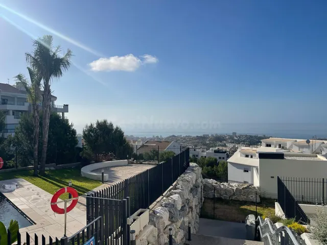 Ático Premium con amplia Terraza, Vistas al Mar y Solarium - foto 5