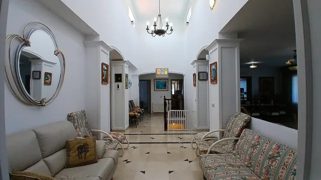 IMPRESIONANTE CHALET EN ALFAS DEL PI — 14