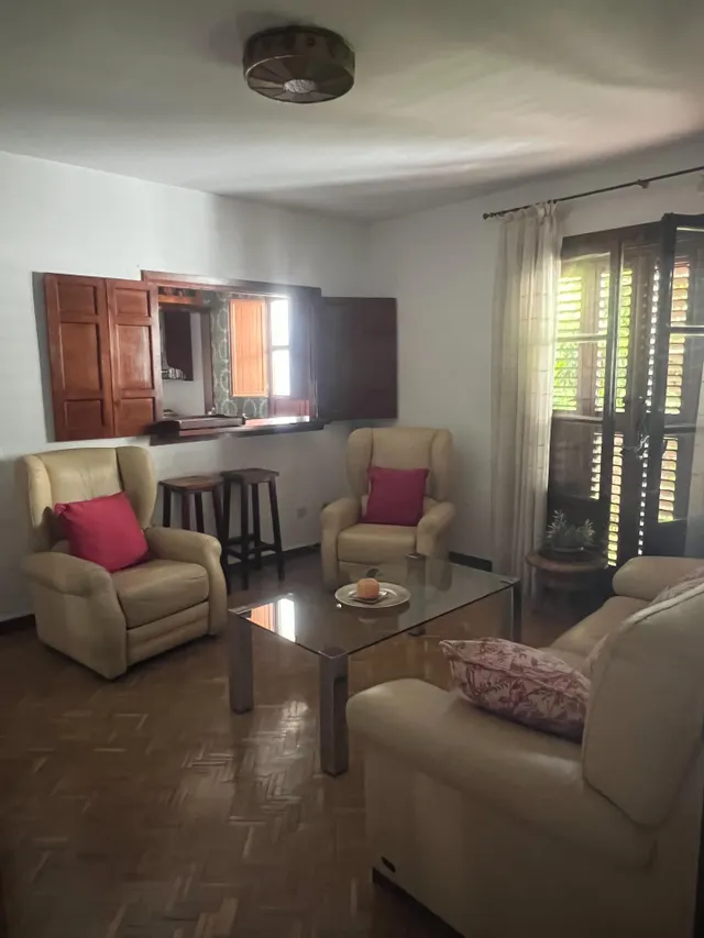 Se venden dos pisos de 2 habitaciones cada uno, con licencia turística — 13