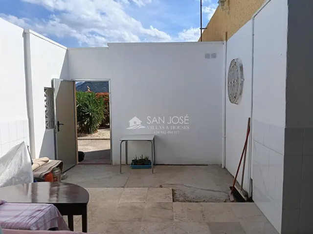 SE VENDE CHALET CON PISCINA EN BUEN ESTADO EN ASPE — 24
