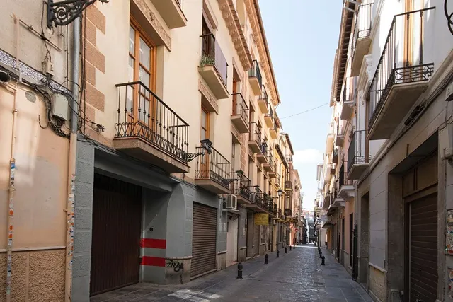 Piso reformado de 2 dormitorios con cochera en alquiler en el centro de Granada — 23