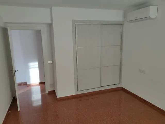 Piso grande reformado en Avenidas — 16