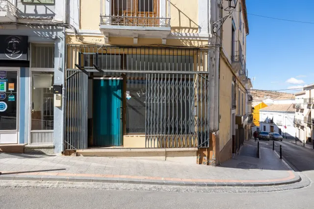 Espectacular edificio a 3 calles con vivienda y locales comerciales en pleno centro de Alhama de Gr — 7