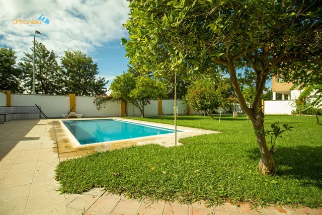 CHALET INDEPENDIENTE JUNTO AL VIEJO VIVERO EN BADAJOZ — 41