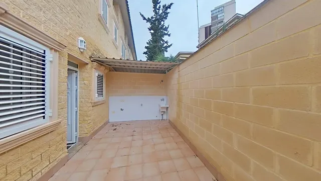 MAGNIFICA VIVIENDA TIPO DUPLEX TOTALMENTE REFORMADO A UNOS P - foto 3