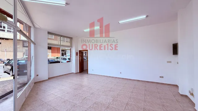 LOCAL COMERCIAL CON GRAN FACHADA A DOS CALLES DE O VINTEÚN - foto 5