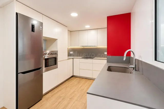 Reformado piso de 4 habitaciones con garaje en pleno Russafa - foto 5