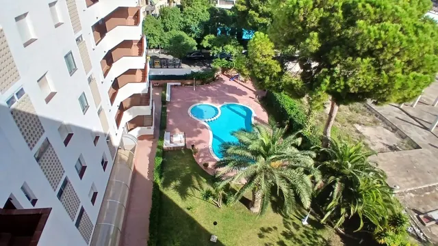 Espectacular Ático Esquinero con Licencia Turística, Plaza de Parking y piscina comunitaria. — 18