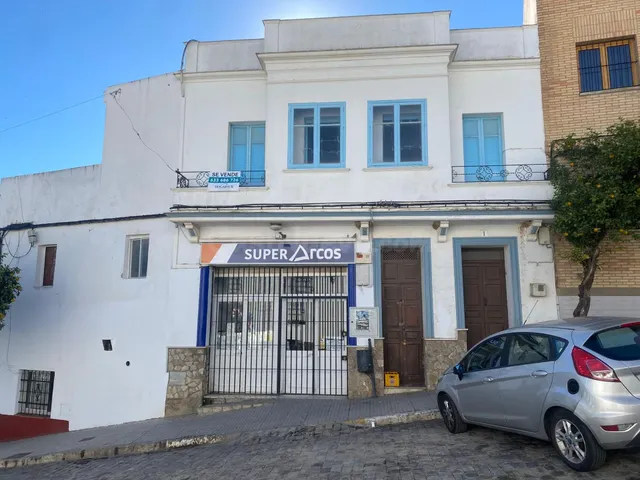 Oportunidad de Inversión y Vivienda en Ubicación Estratégica