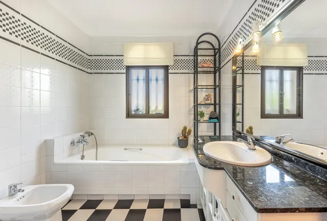 Chalet independiente con 2 viviendas , Carretera de Mijas , Malaga — 30