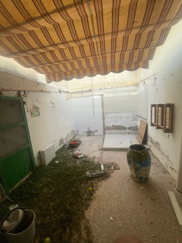 AMPLIA PLANTA BAJA DE 200 m2 CON ENTRADA INDEPENDIENTE Y GAR