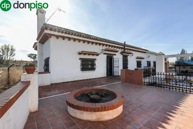 Cortijo grande más finca de 27000 metros — 18