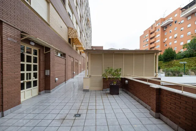 Piso de dos dormitorios en Sanders, en urbanización privada con piscina, pistas de padel, plaza de garaje y trastero — 27