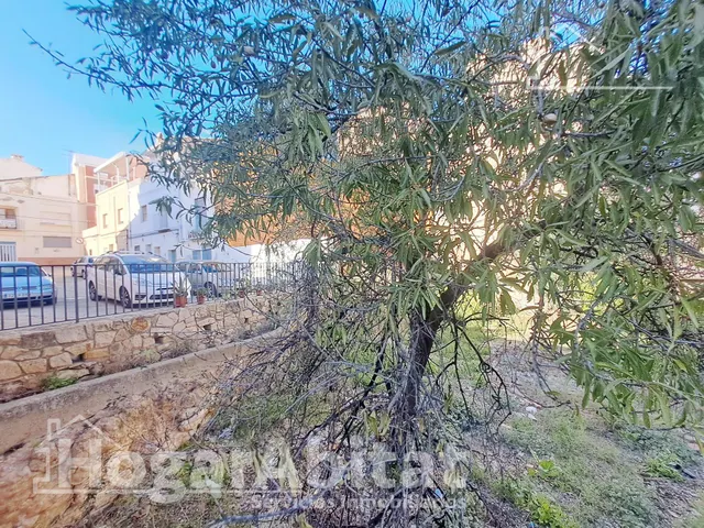 AMPLIA CASA CON 2 TERRAZAS PARA REFORMAR EN EL CENTRO — 32