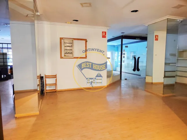 AMPLIO LOCAL COMERCIAL CON EXCELENTE UBICACIÓN EN ONTINYENT — 3