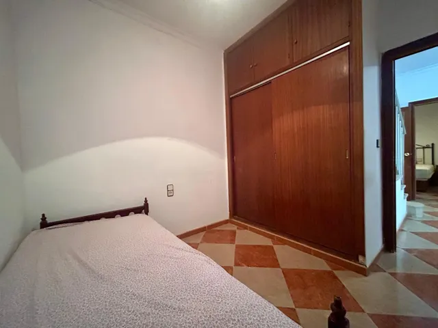 Amplia Casa para Reformar en el Corazón de la Ciudad — 22