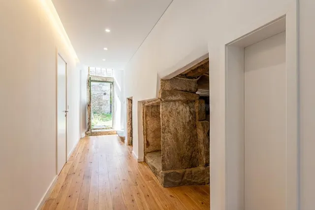 Casa de piedra en Forcarei con 363 m2 y patio – oportunidad de rehabilitación — 6
