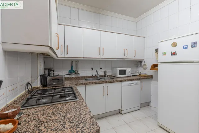 EXCLUSIVA VIVIENDA SEÑORIAL EN ANGEL GANIVET, EN PLENO CORAZON DE GRANADA — 23