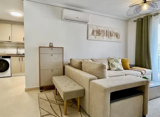Apartamento con piscina comunitaria, Alicante, Torrevieja. 2 habitaciones, 53 m2, 1,4 kilómetros del mar — 16