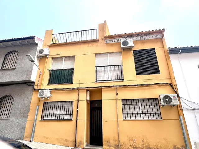 PISO CON PLAZA DE GARAJE EN EN CALLE SAN ISIDORO