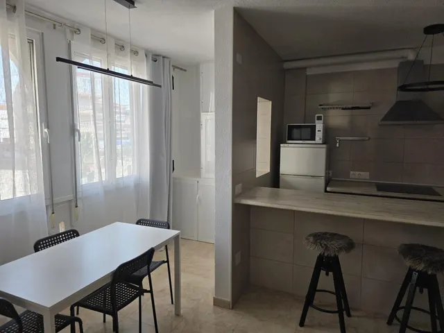 Apartamento a 100 m. playa reformado y amueblado — 13