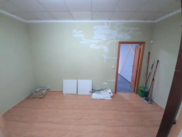 Local en venta, forma esquina a dos calles y con mucha luz natural — 8