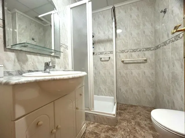 Piso en venta en Guardamar del Segura con plaza de garaje y dos terrazas — 10