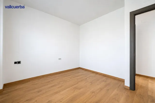 CASA ESQUINERA EN RESIDENCIAL AIGÜESVERDS DE REUS — 44