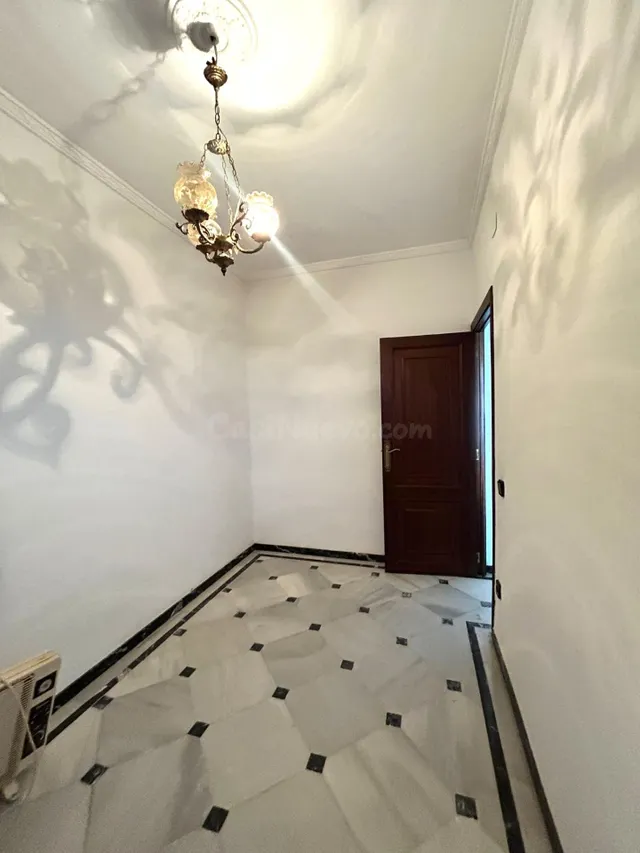 Casa en Alcolea del Río con 6 habitaciones, cochera y doble  - foto 4