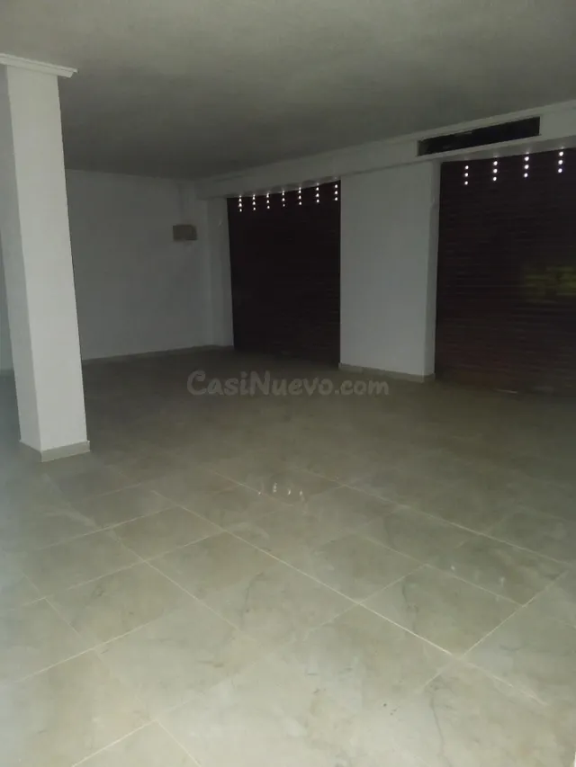 Amplio Local Comercial en Esquina - Ideal para Oficinas o Ac - foto 5