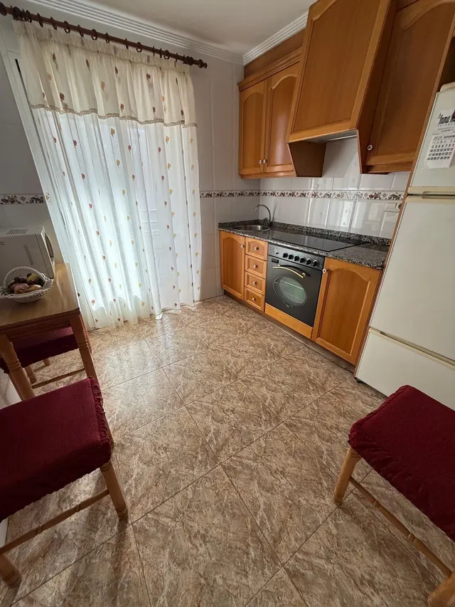 ¡Oportunidad única en Elche! Piso seminuevo en Carrus por solo 155,000€ ✨ — 4