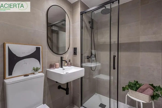 PISO REFORMADO JUNTO AVENIDA CADIZ — 27