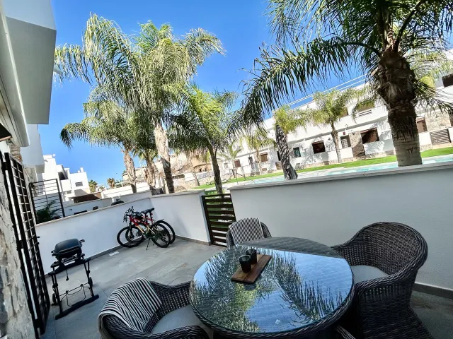 Adosado de 3 dormitorios y 2 baños en torre de la horadada (orihuela costa) — 36