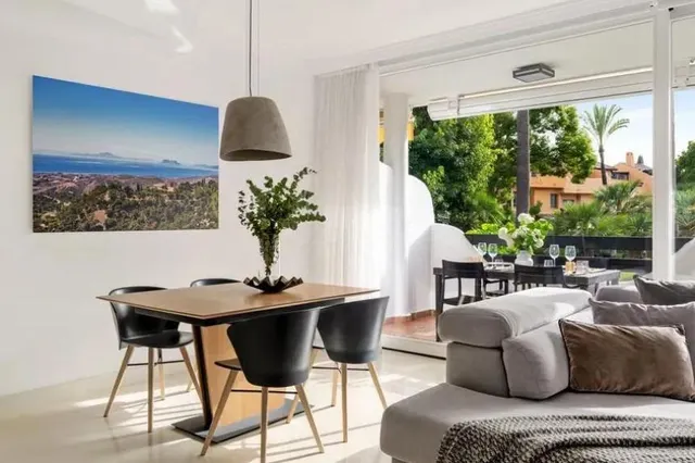 Chalet adosado en la Milla de Oro de Marbella — panorámica de La Concha — 9