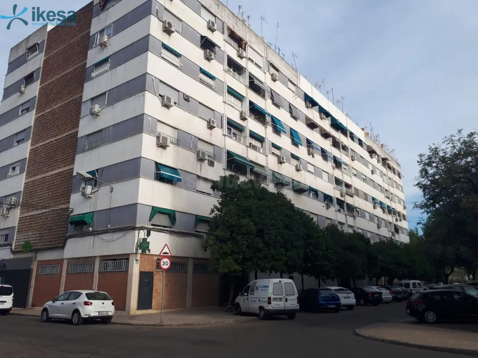 Venta de 2 Locales comerciales de 172  y 160 metros en Córdoba