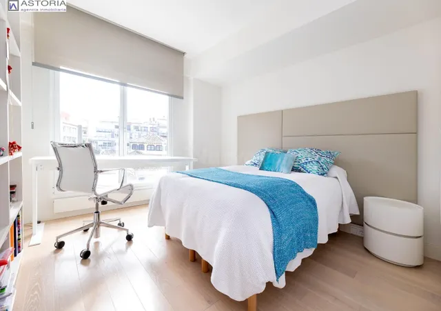 Exclusiva vivienda con vistas al Palacio de los Patos, junto Recogidas, 4 dormitorios 3 baños — 5