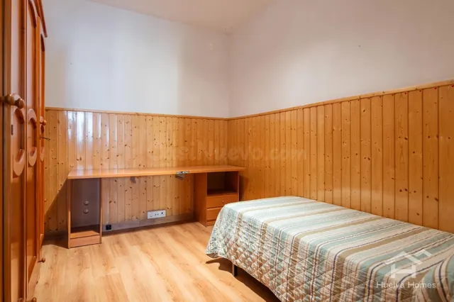 Casa tradicional con patio y acceso por dos calles en el centro de Ayamonte — 20