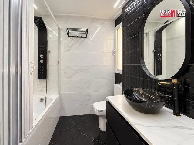 Vivienda de 3 dormitorios con balcón en Plaza Madrid, Elche (Alicante) — 16
