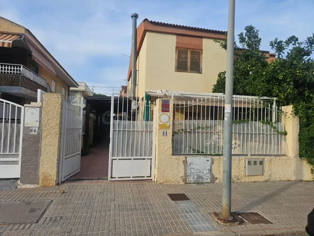 Atractivo Adosado en Los Alcázares - Ideal para Disfrutar de - foto 2