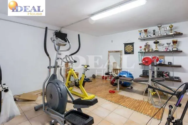 Ref.: A8488G7. Increible chalet de lujo y diseño, parcela 1500 m2,  piscina propia, pista de padel. — 42