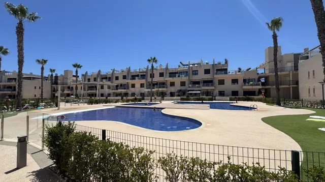 APARTAMENTO DE 2 DORMITORIOS Y 2 BAÑOS EN MIL PALMERAS (PILAR DE HORADADA) — 7
